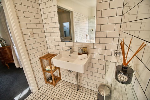 The Bronte Boutique Hotel - South Australia Travel 21