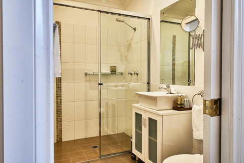 The Bronte Boutique Hotel - South Australia Travel 34