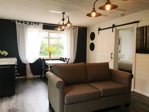 Bowral Escape - South Australia Travel 8