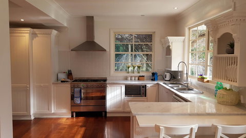 Bowral Escape - South Australia Travel 6