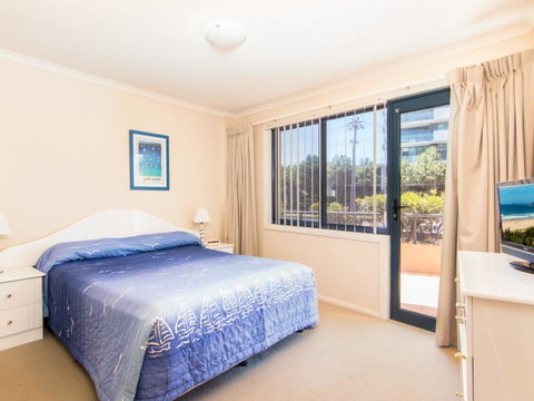 Millennium 102 With Pool In Complex - South Australia Travel 3