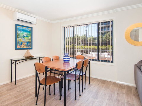 Millennium 102 With Pool In Complex - South Australia Travel 10