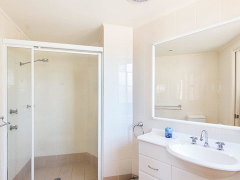 Millennium 102 With Pool In Complex - South Australia Travel 5