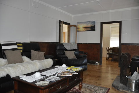 Caledonia Cottage - South Australia Travel 11