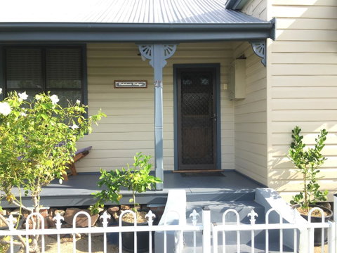 Caledonia Cottage - South Australia Travel 6