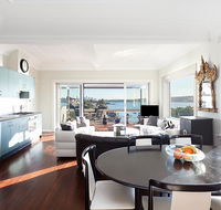 Art Deco Apartment With Breathtaking Water Views - South Australia Travel