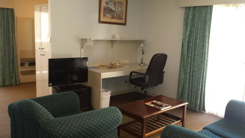 Stay At Alice Springs Hotel - South Australia Travel 16