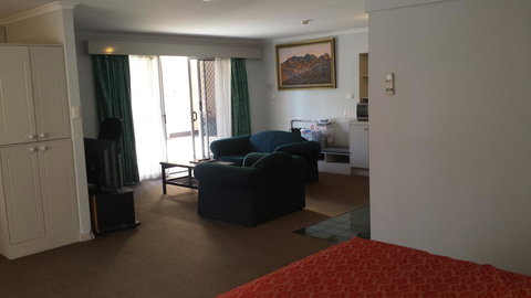 Stay At Alice Springs Hotel - South Australia Travel 21