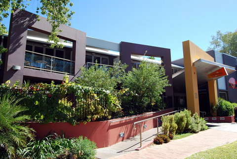 Stay At Alice Springs Hotel - South Australia Travel 0