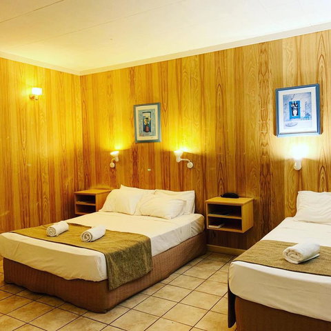 Pine Tree Motel - South Australia Travel 21