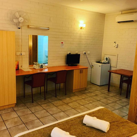 Pine Tree Motel - South Australia Travel 20