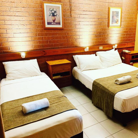 Pine Tree Motel - South Australia Travel 27