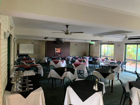 Pine Tree Motel - South Australia Travel 9