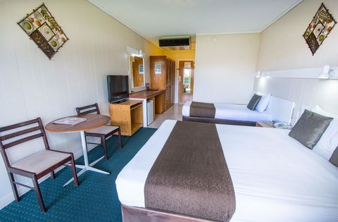Elkira Court Motel - South Australia Travel 4