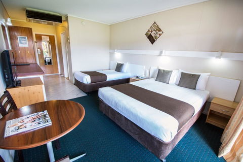 Elkira Court Motel - South Australia Travel 5