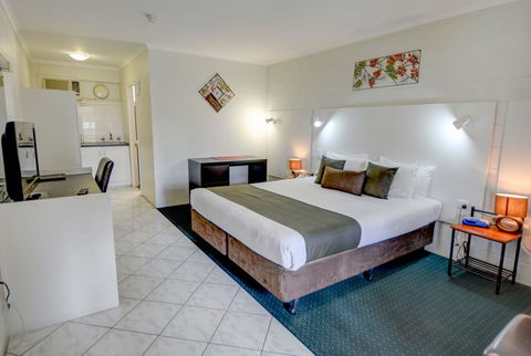 Elkira Court Motel - South Australia Travel 13