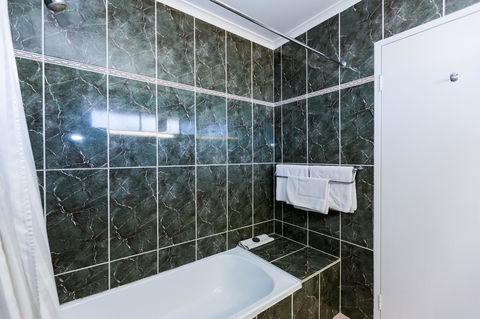 Elkira Court Motel - South Australia Travel 16