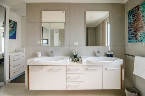 ZEN BY THE WATER - Esplanade Darwin Retreat - South Australia Travel 12