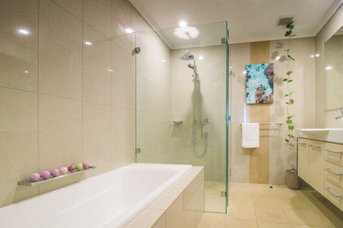 ZEN BY THE WATER - Esplanade Darwin Retreat - South Australia Travel 19