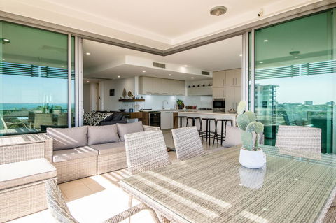 ZEN BY THE WATER - Esplanade Darwin Retreat - South Australia Travel 38