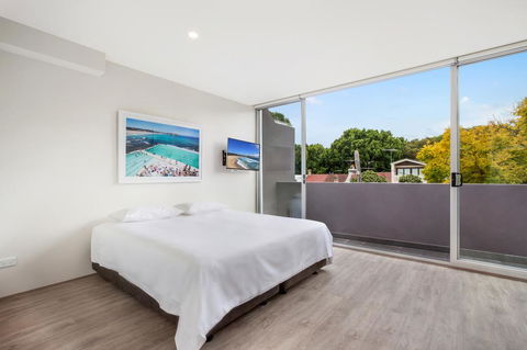 Bondi Beach Studio King Suite + Balcony - South Australia Travel 0