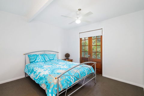 BONNY BEACH HOUSE - Holiday Accomodation With Pool - South Australia Travel 1
