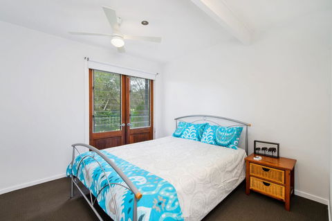 BONNY BEACH HOUSE - Holiday Accomodation With Pool - South Australia Travel 2