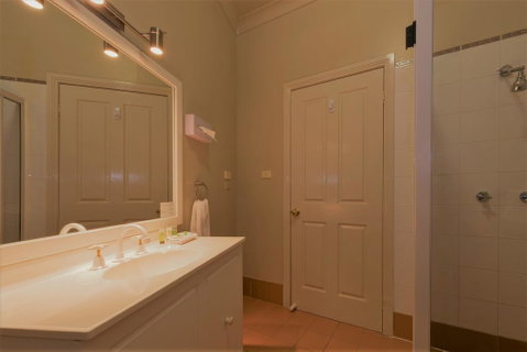 Bowen Inn Motel - South Australia Travel 1