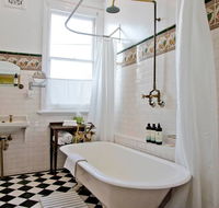 Breathtaking Views In Spacious Balmain House - South Australia Travel