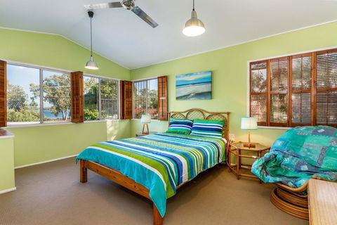 Bribie Beach House, Waterfront Directly Across The Road - Solander Esp, Banksia Beach - South Australia Travel 1