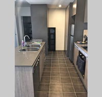 Bright Modern Stylish - Top Floor Apt - Woden - South Australia Travel