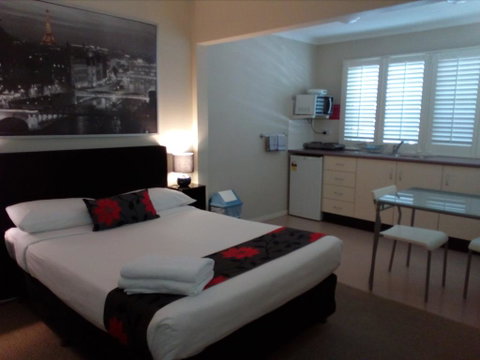 Brisbane Street Studios - South Australia Travel 1