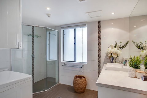 Broadbeach Pacific Resort - South Australia Travel 1