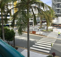 Broadbeach Private Apt with CHA - South Australia Travel