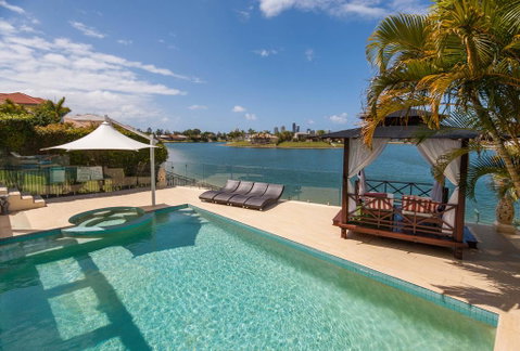 Broadbeach Waterfront Holiday House - South Australia Travel 2