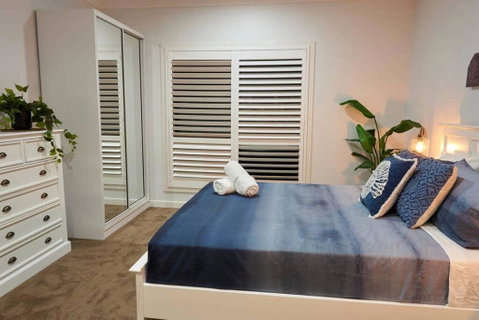Broadbeach Waters Home With Private Pool - South Australia Travel 1