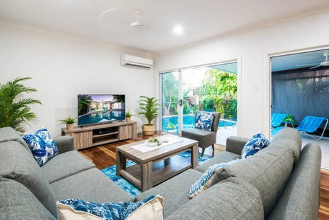 Broadbeach Waters Home With Private Pool - South Australia Travel 2