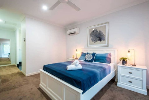 Broadbeach Waters Home With Private Pool - South Australia Travel 3