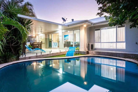 Broadbeach Waters Home With Private Pool - South Australia Travel 0