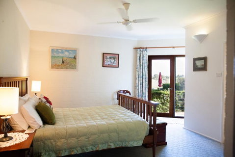 Burncroft Guesthouse - South Australia Travel 1