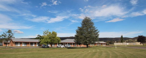 Bushman's Motor Inn - South Australia Travel 0