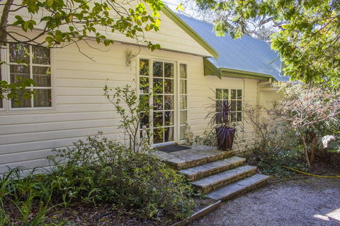Bygone Beautys Cottages - Bronte Cottage - South Australia Travel 1