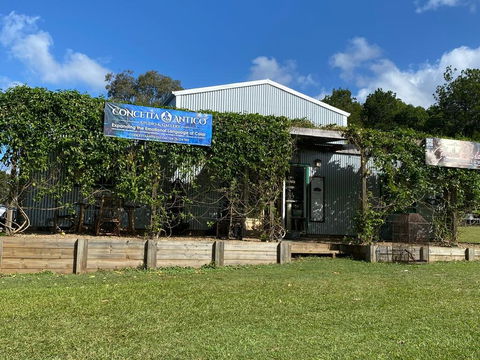 BYRON BAY'S MOD SWANKY SHED AT TOORALOO FARM STAY! - South Australia Travel 2