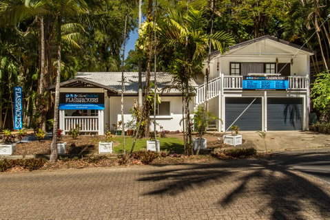 Cairns Beaches Flashpackers - South Australia Travel 0