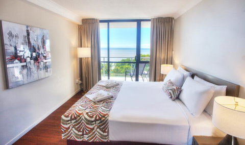 Cairns Plaza Hotel - South Australia Travel 3