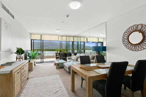 Cairns Waterfront - Harbourlights - South Australia Travel 3