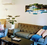 Camelias Boutique Cottage in Dianella - South Australia Travel