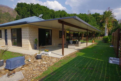 Canungra Valley Cottage - South Australia Travel 3