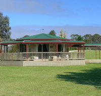 Carolynnes Cottages - South Australia Travel