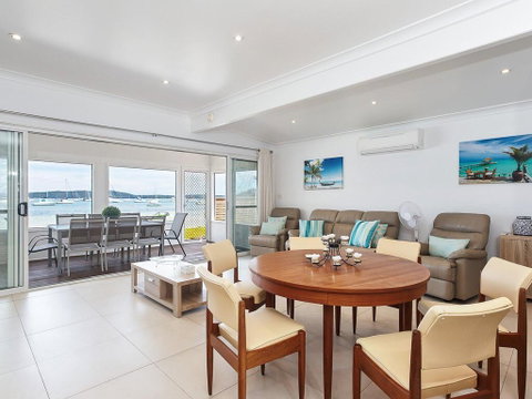 Casa Martins', 219 Foreshore Drive - Absolute Waterfront House - South Australia Travel 2